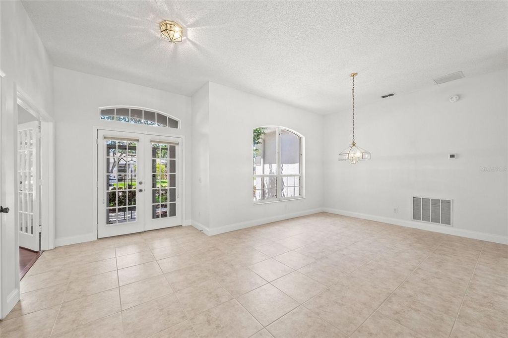 Image 15 of property listing at 111 41ST STREET NE, Bradenton, FL 34208