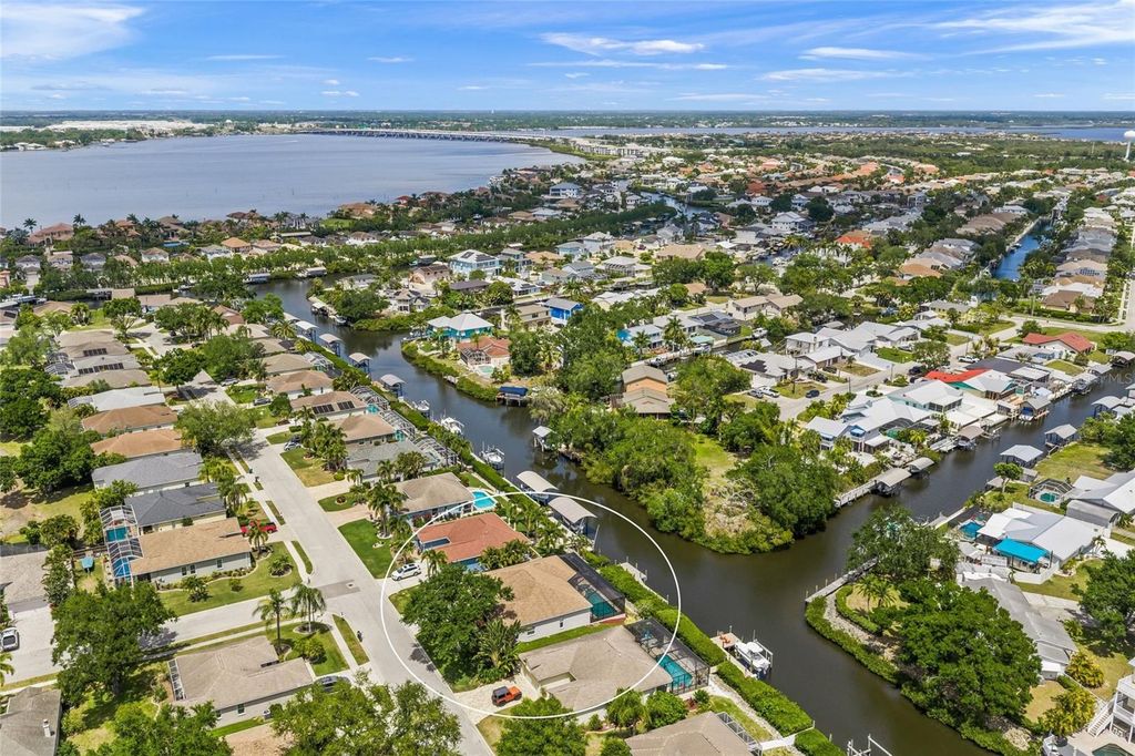 Image 3 of property listing at 111 41ST STREET NE, Bradenton, FL 34208