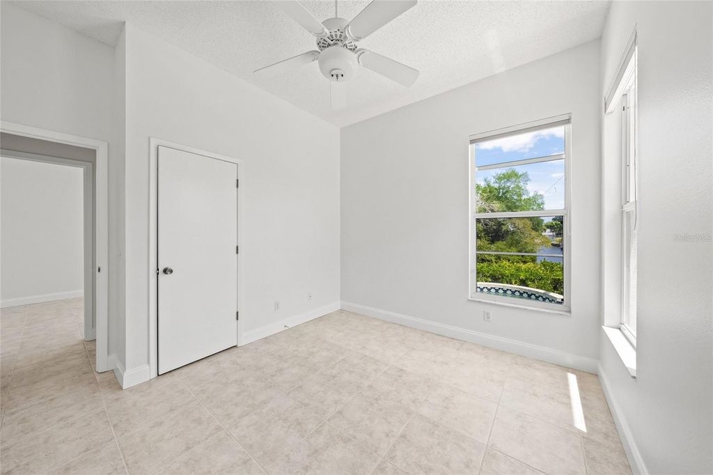 Image 33 of property listing at 111 41ST STREET NE, Bradenton, FL 34208