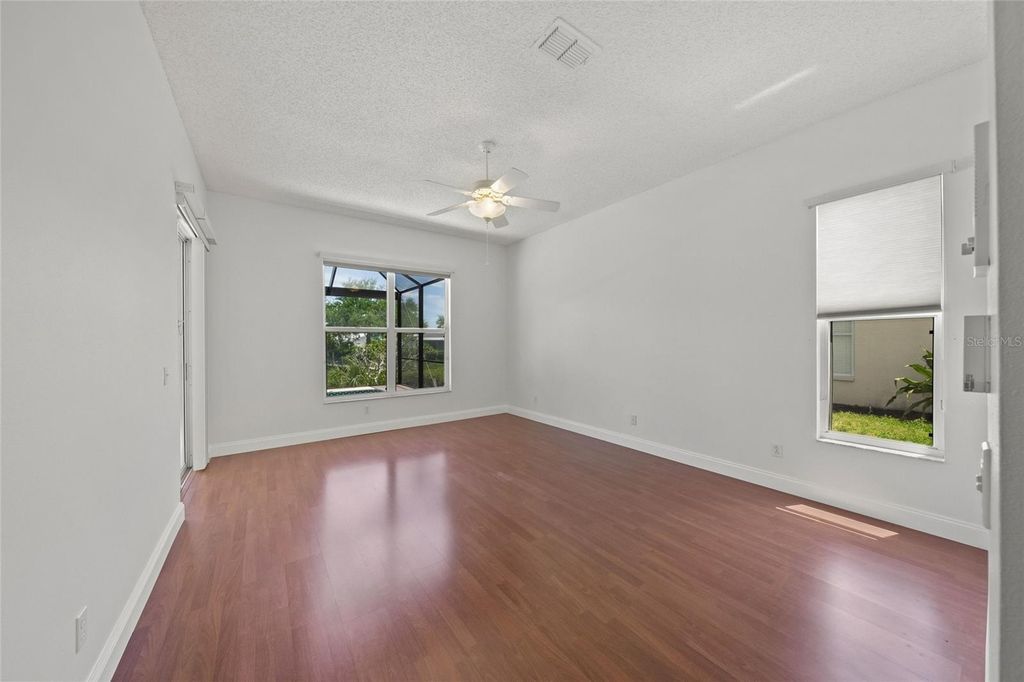 Image 36 of property listing at 111 41ST STREET NE, Bradenton, FL 34208