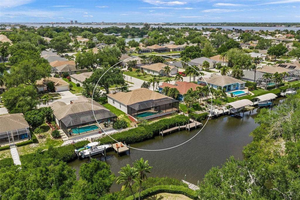Image 5 of property listing at 111 41ST STREET NE, Bradenton, FL 34208