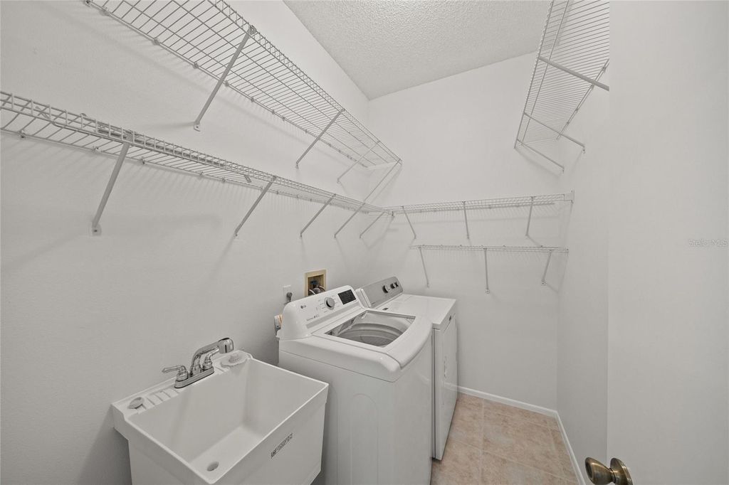 Image 50 of property listing at 111 41ST STREET NE, Bradenton, FL 34208
