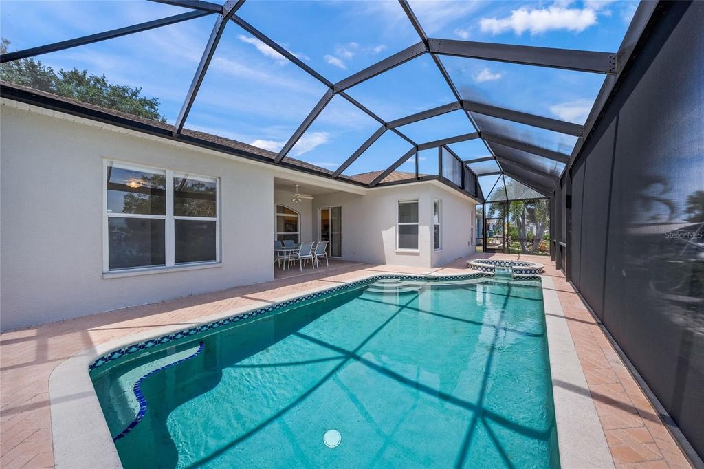 Image 56 of property listing at 111 41ST STREET NE, Bradenton, FL 34208