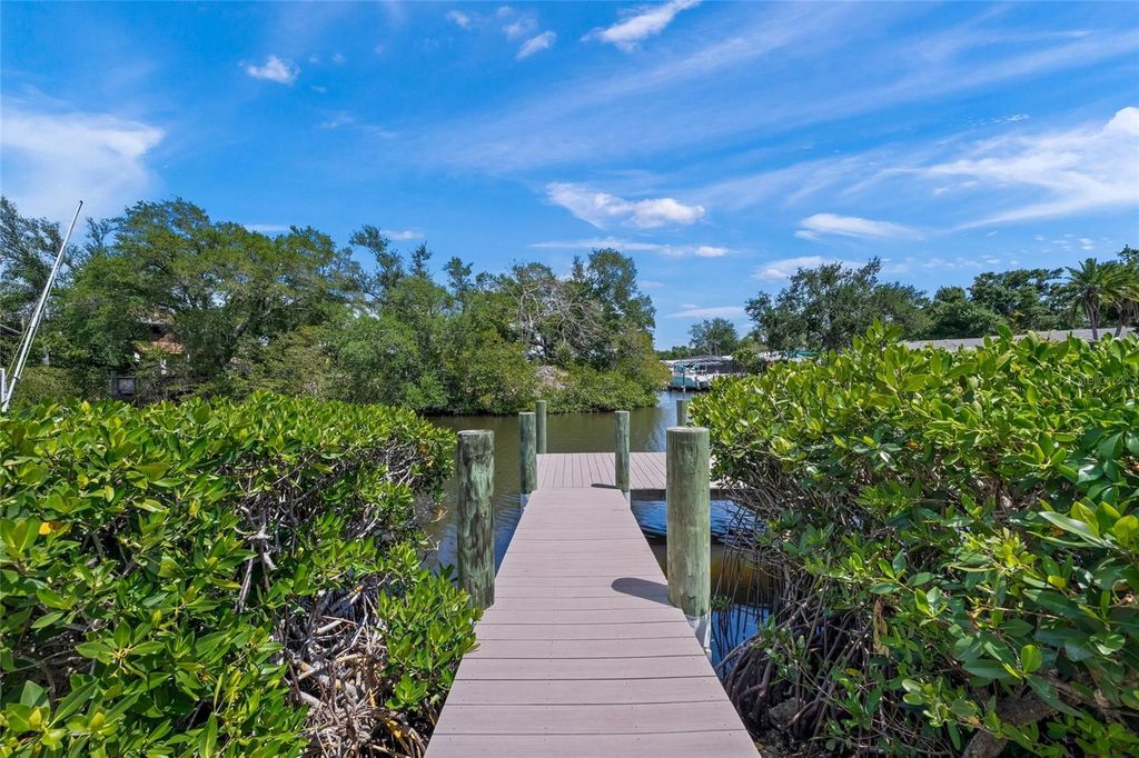 Image 58 of property listing at 111 41ST STREET NE, Bradenton, FL 34208