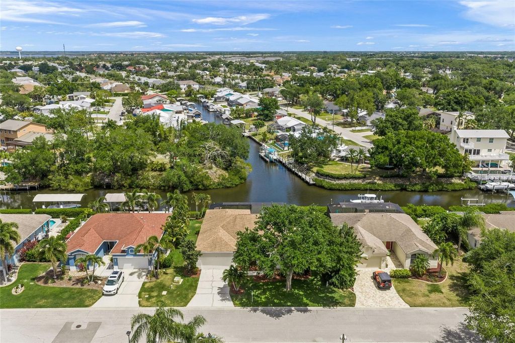 Image 66 of property listing at 111 41ST STREET NE, Bradenton, FL 34208