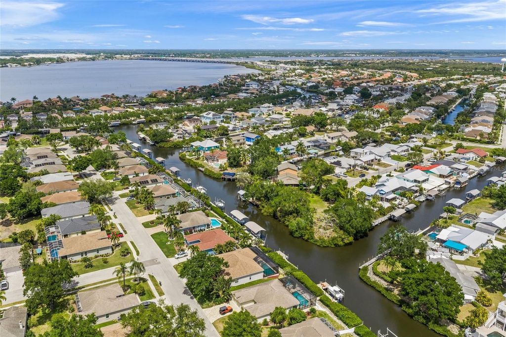 Image 69 of property listing at 111 41ST STREET NE, Bradenton, FL 34208