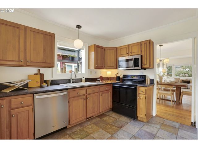 4523 Ne ALAMEDA St, Portland, OR 97213