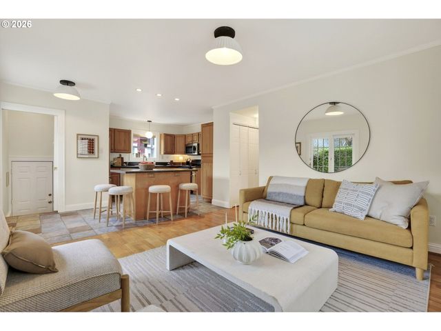 4523 Ne ALAMEDA St, Portland, OR 97213