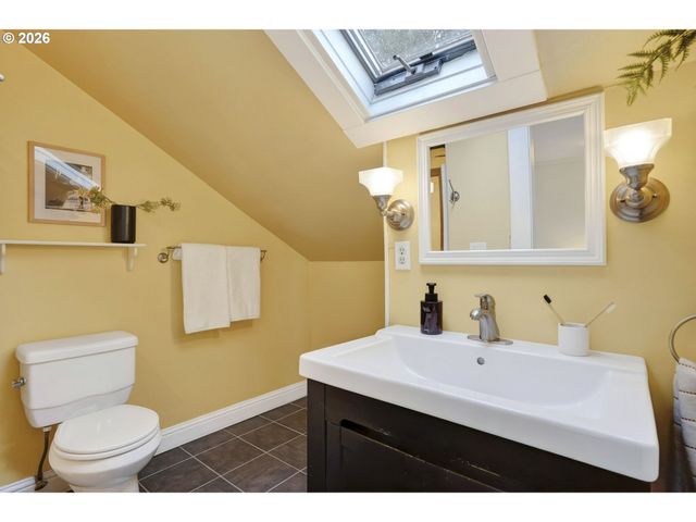 4523 Ne ALAMEDA St, Portland, OR 97213