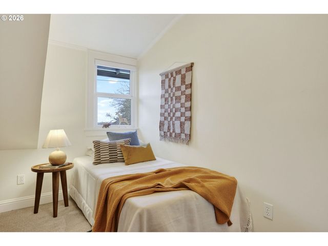 4523 Ne ALAMEDA St, Portland, OR 97213