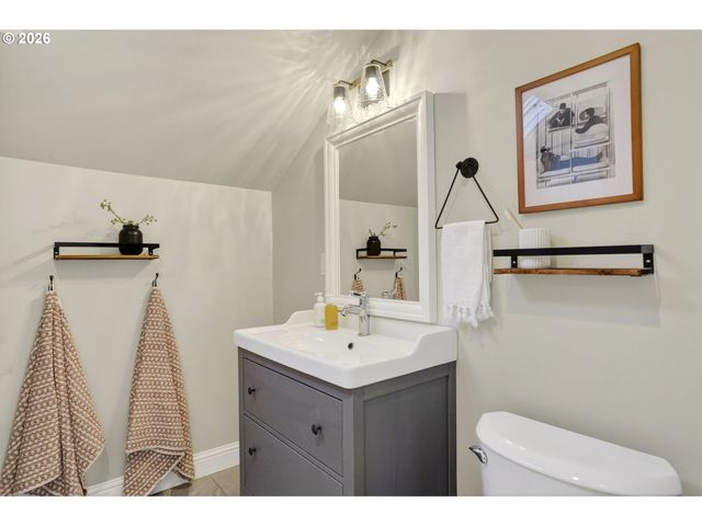 4523 Ne ALAMEDA St, Portland, OR 97213