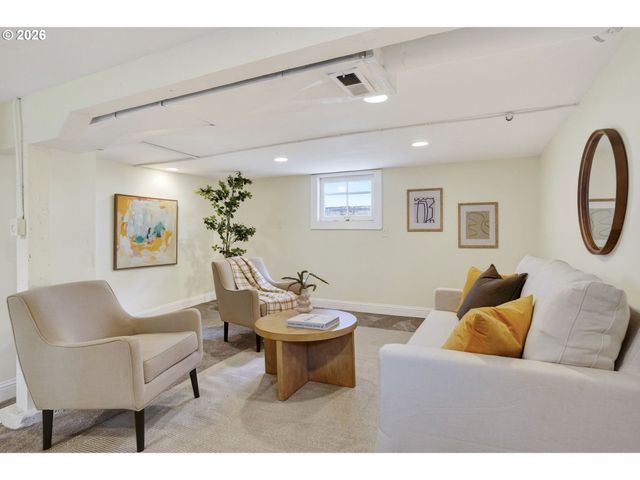 4523 Ne ALAMEDA St, Portland, OR 97213