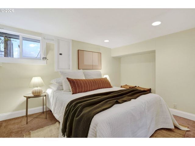 4523 Ne ALAMEDA St, Portland, OR 97213