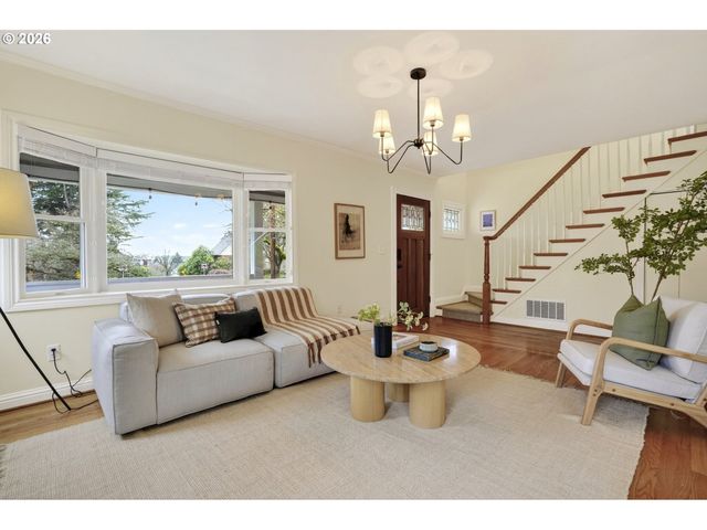 4523 Ne ALAMEDA St, Portland, OR 97213