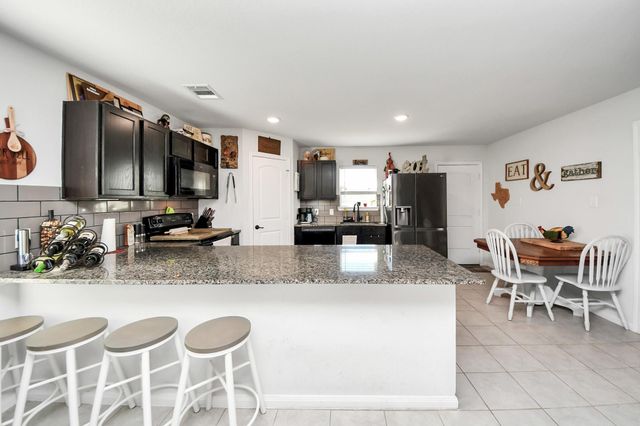 15291 Arrowhead Loop W, Willis, TX 77378