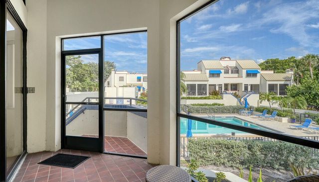 1922 HARBOURSIDE DRIVE 1104, Longboat Key, FL 34228