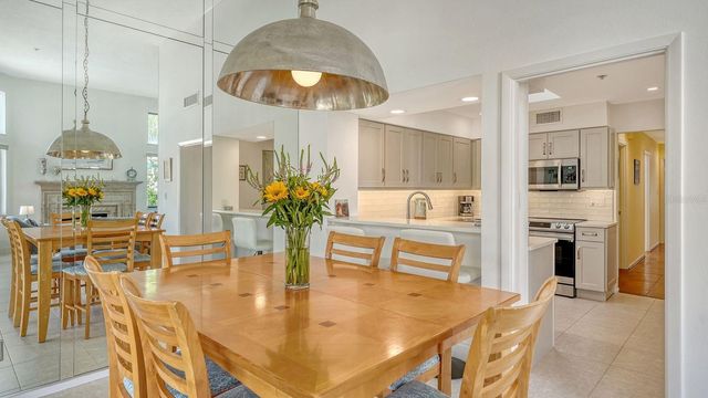 1922 HARBOURSIDE DRIVE 1104, Longboat Key, FL 34228