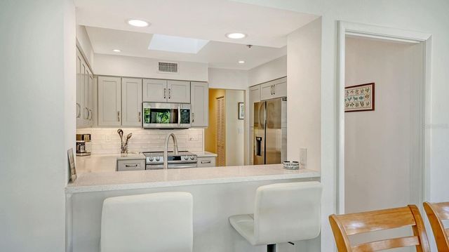 1922 HARBOURSIDE DRIVE 1104, Longboat Key, FL 34228