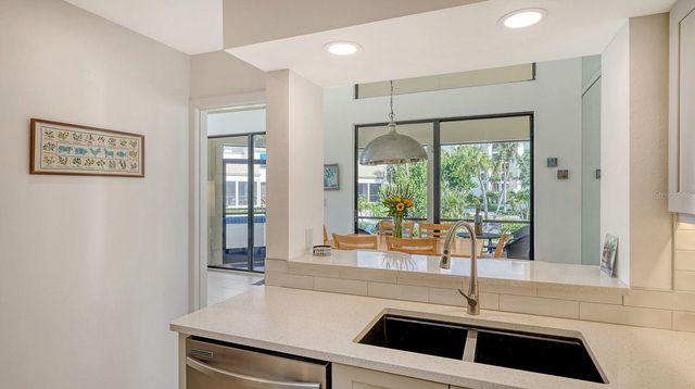 1922 HARBOURSIDE DRIVE 1104, Longboat Key, FL 34228