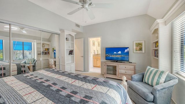 1922 HARBOURSIDE DRIVE 1104, Longboat Key, FL 34228