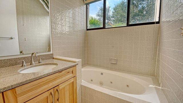 1922 HARBOURSIDE DRIVE 1104, Longboat Key, FL 34228