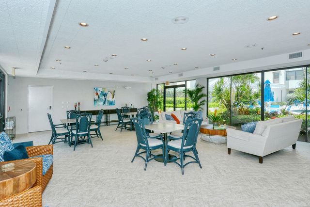 1922 HARBOURSIDE DRIVE 1104, Longboat Key, FL 34228