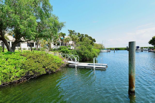 1922 HARBOURSIDE DRIVE 1104, Longboat Key, FL 34228
