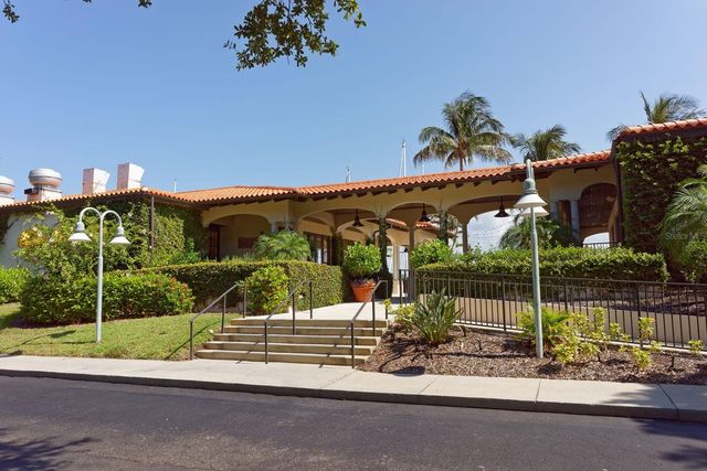 1922 HARBOURSIDE DRIVE 1104, Longboat Key, FL 34228