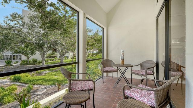 1922 HARBOURSIDE DRIVE 1104, Longboat Key, FL 34228