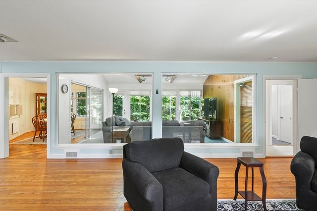 6 Folly Ln, Westborough, MA 01581