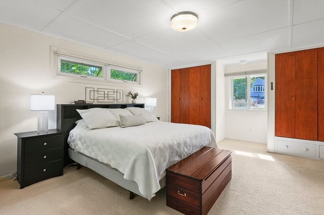 6 Folly Ln, Westborough, MA 01581