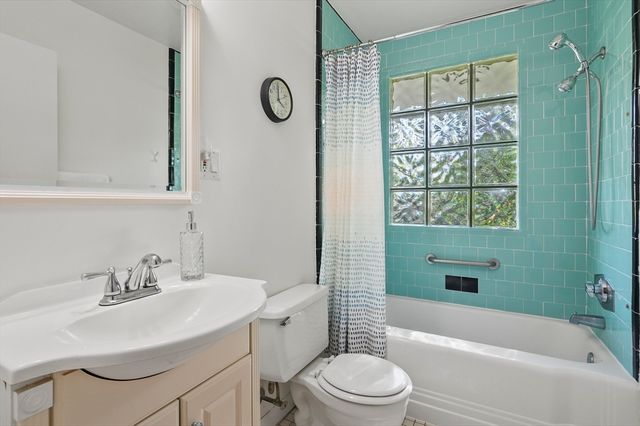 6 Folly Ln, Westborough, MA 01581