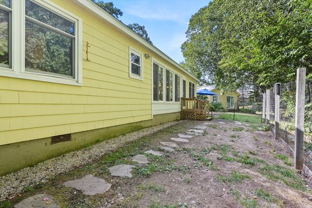 6 Folly Ln, Westborough, MA 01581