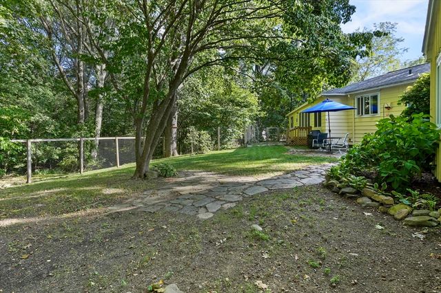 6 Folly Ln, Westborough, MA 01581