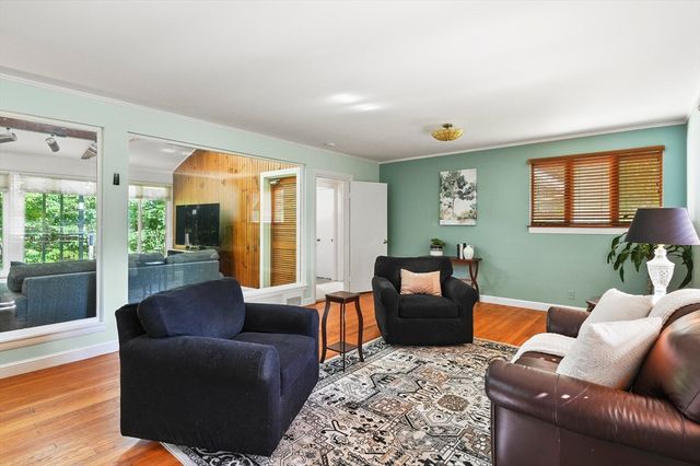 6 Folly Ln, Westborough, MA 01581