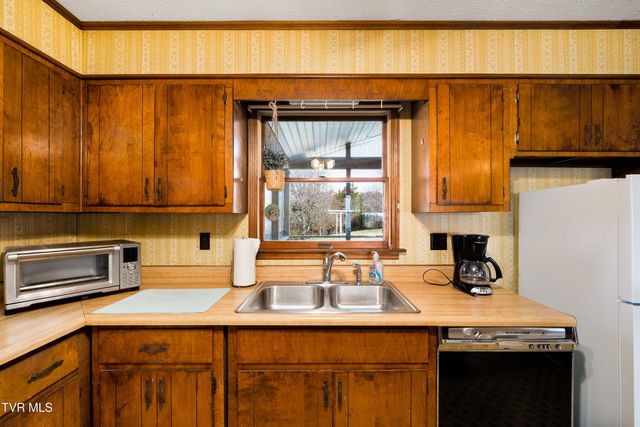 180 Huntland Road, Jonesborough, TN 37659