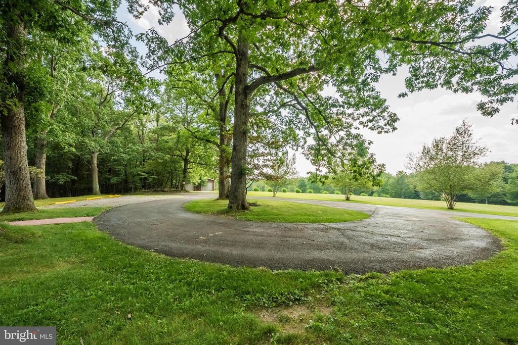 1720 PYSELL CROSSCUT RD, Oakland, MD 21550