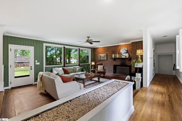 211 Grace Avenue, Easley, SC 29640