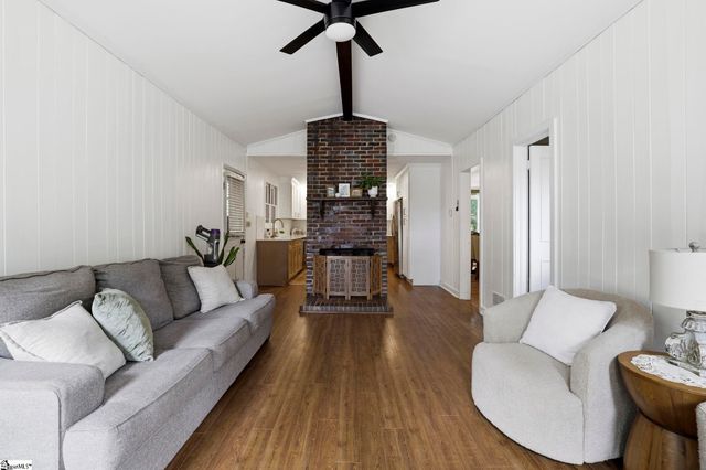 211 Grace Avenue, Easley, SC 29640