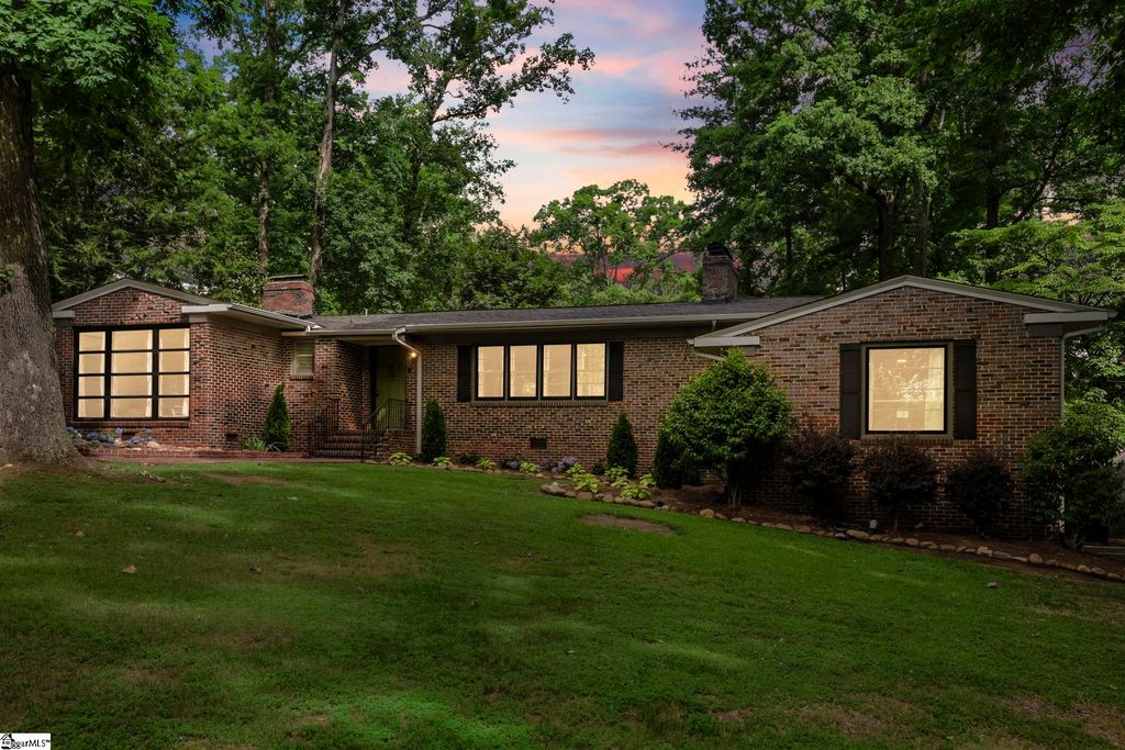 211 Grace Avenue, Easley, SC 29640