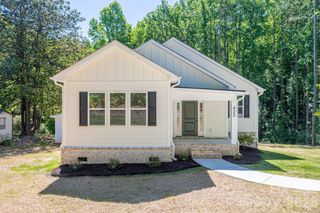423 S Pinchback Avenue, Bessemer City, NC 28016