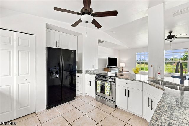 302 NW 5th TER, Cape Coral, FL 33993