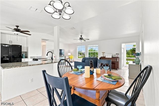 302 NW 5th TER, Cape Coral, FL 33993