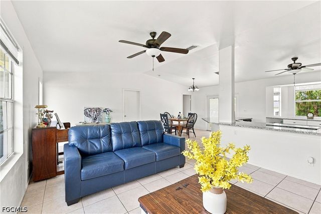 302 NW 5th TER, Cape Coral, FL 33993