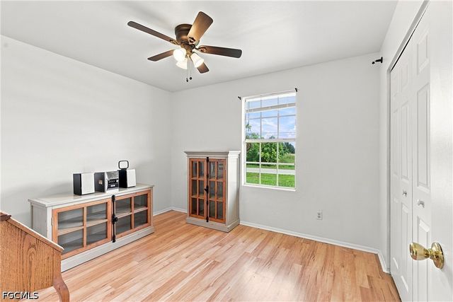 302 NW 5th TER, Cape Coral, FL 33993