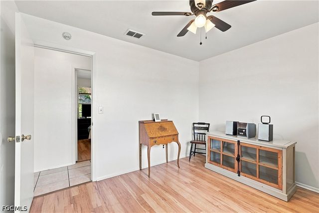 302 NW 5th TER, Cape Coral, FL 33993