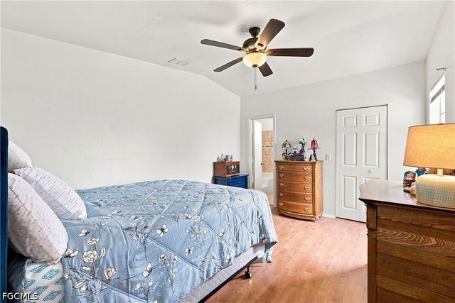 302 NW 5th TER, Cape Coral, FL 33993