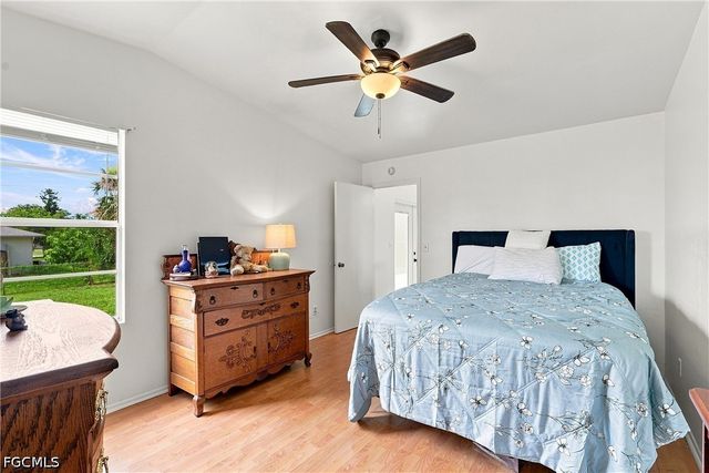 302 NW 5th TER, Cape Coral, FL 33993