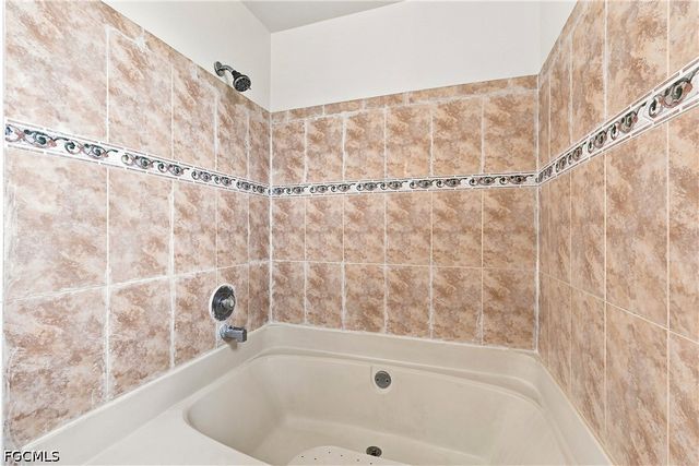302 NW 5th TER, Cape Coral, FL 33993
