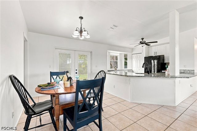302 NW 5th TER, Cape Coral, FL 33993